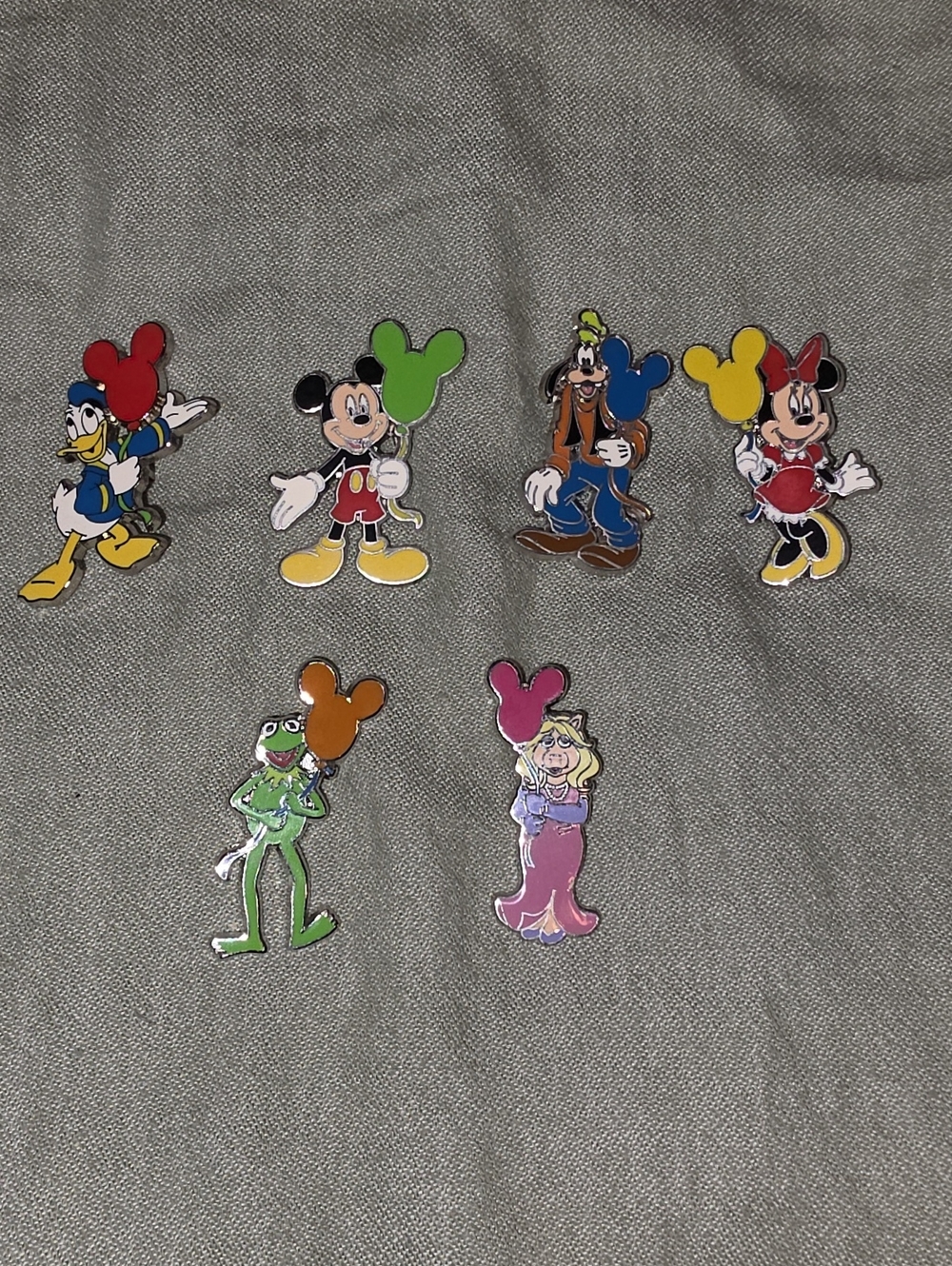 Disney Character Balloons Mystery Pin Collection Set of 6 Multicolor Like New